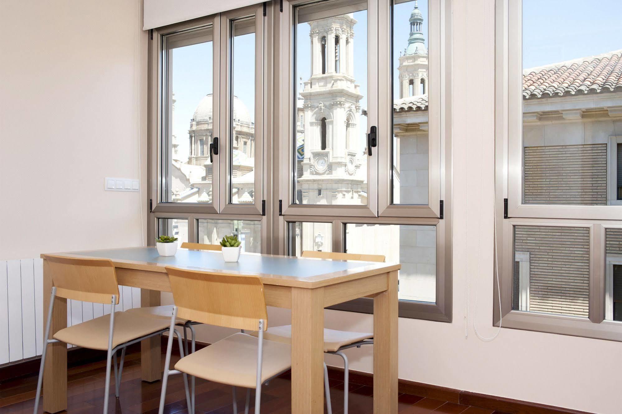 Apartamentos Sabinas El Pilar Zaragoza Bagian luar foto