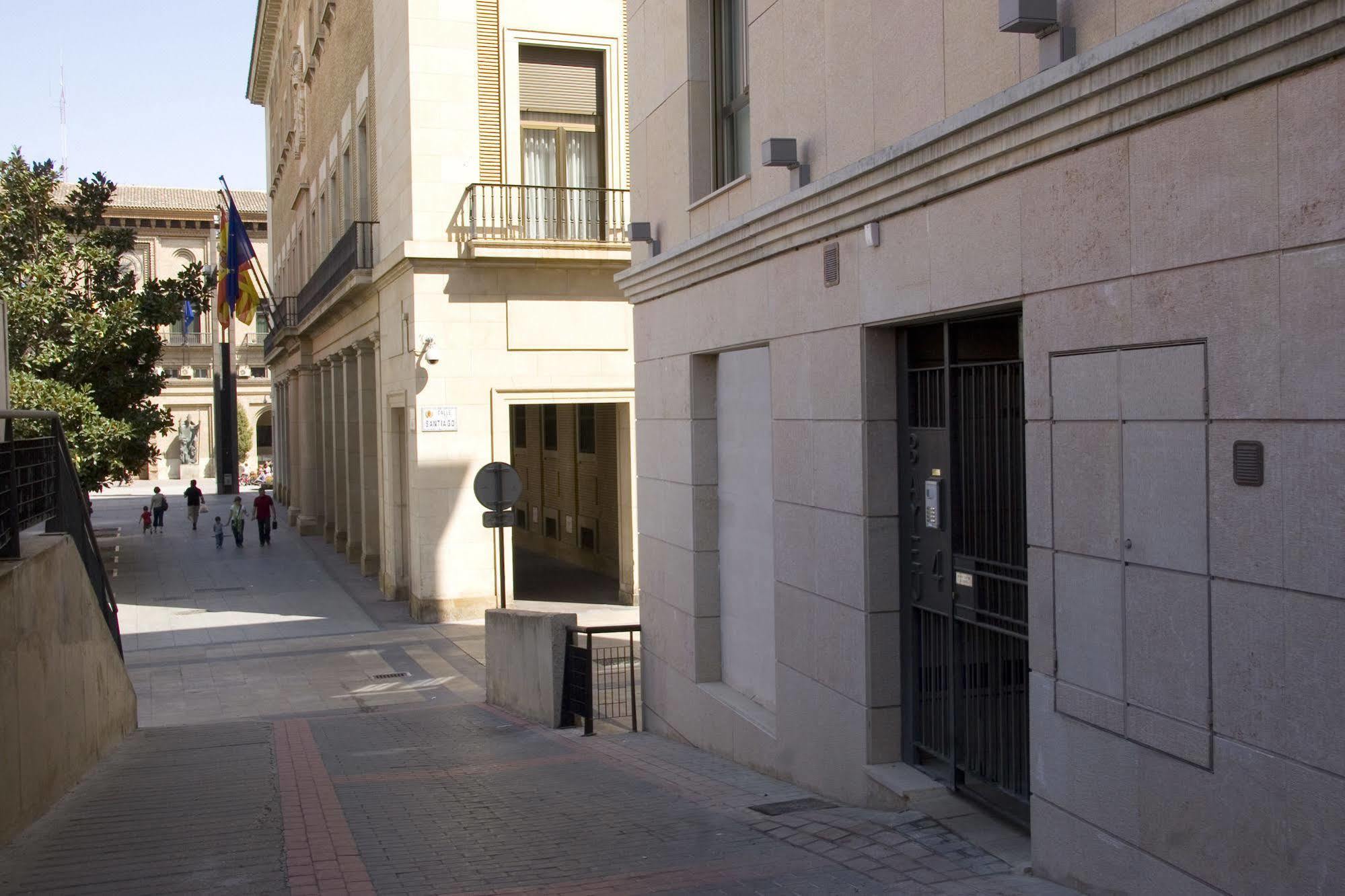 Apartamentos Sabinas El Pilar Zaragoza Bagian luar foto