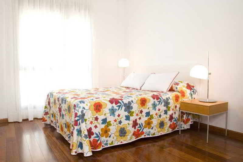 Apartamentos Sabinas El Pilar Zaragoza Bagian luar foto