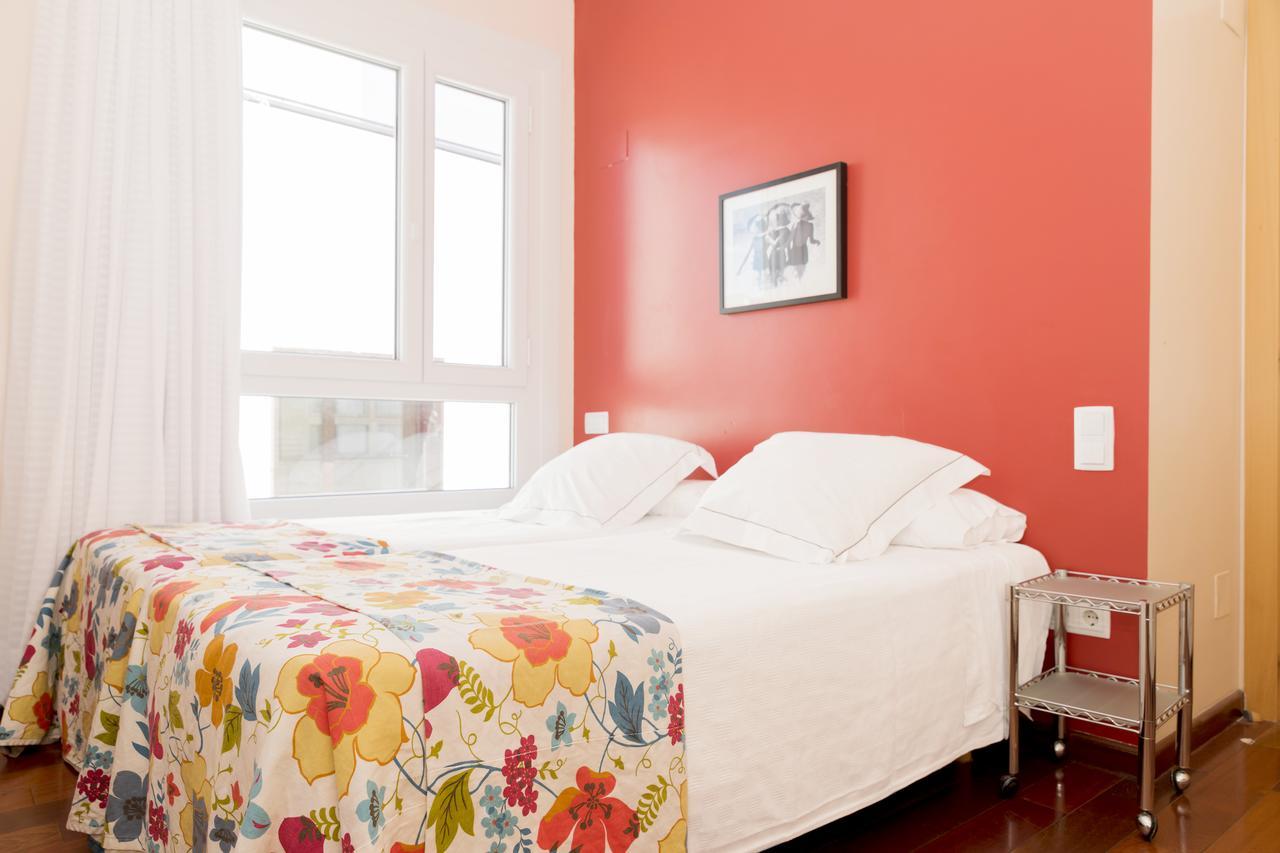 Apartamentos Sabinas El Pilar Zaragoza Bagian luar foto