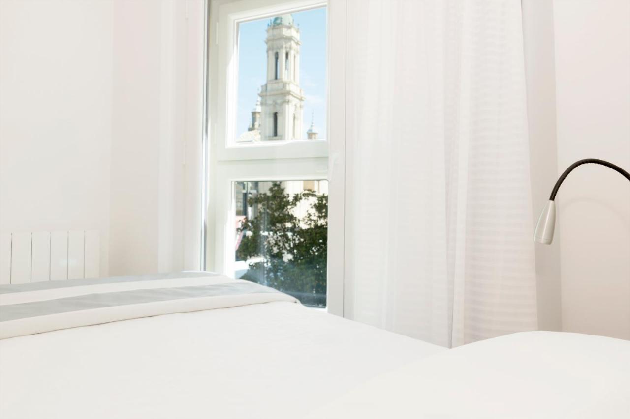 Apartamentos Sabinas El Pilar Zaragoza Bagian luar foto