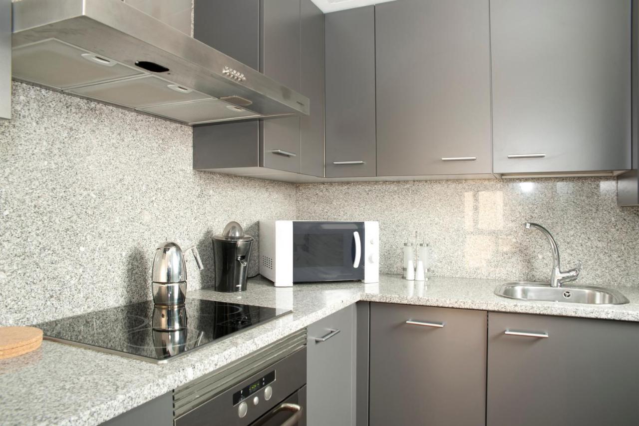 Apartamentos Sabinas El Pilar Zaragoza Bagian luar foto